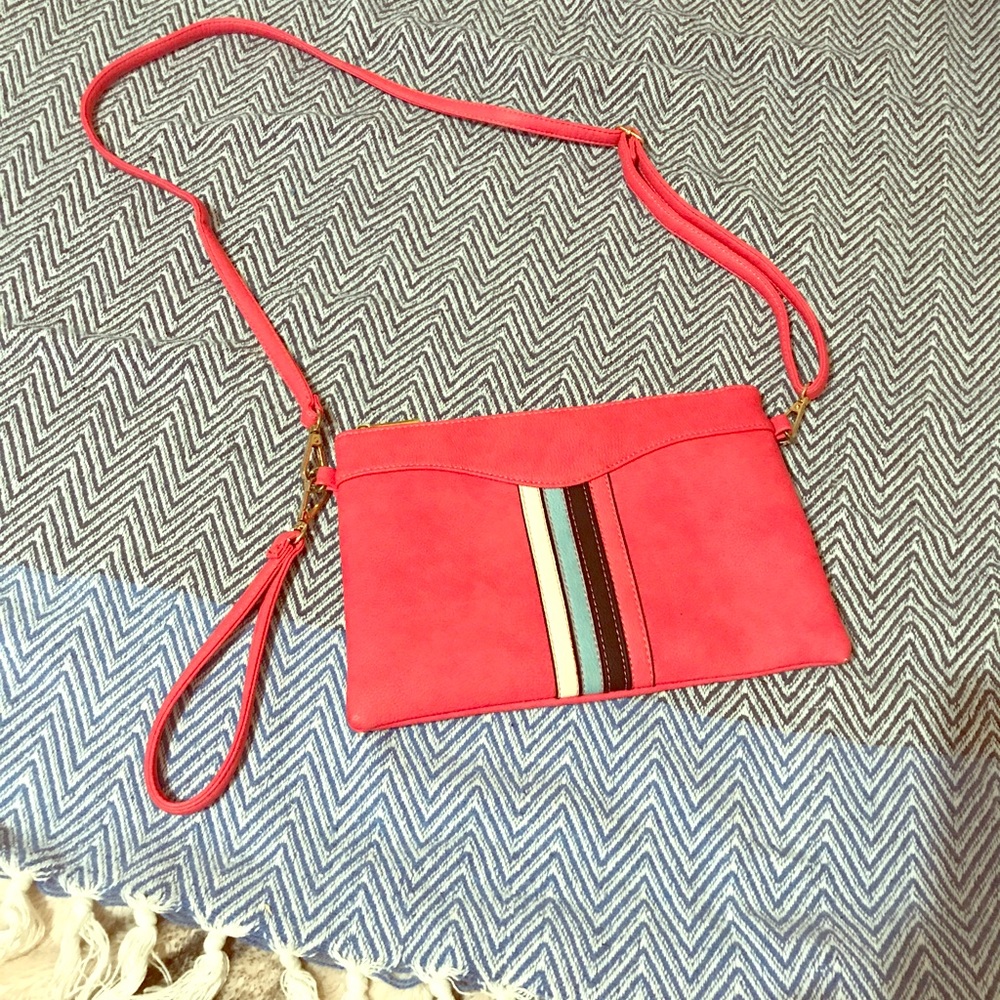 Wristlet/crossbody
